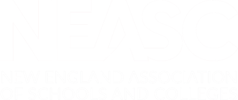 Acreditado por la NEASC, New England Association of Schools and Colleges